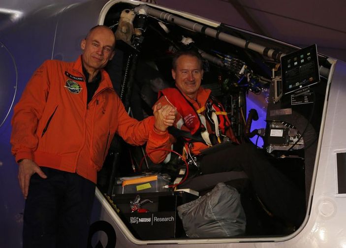 Solar Impulse 2 Dünya turuna başladı