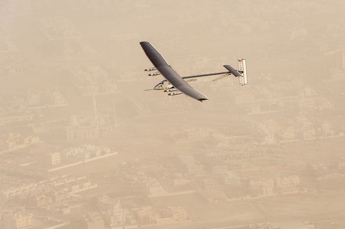 Solar Impulse 2 Dünya turuna başladı
