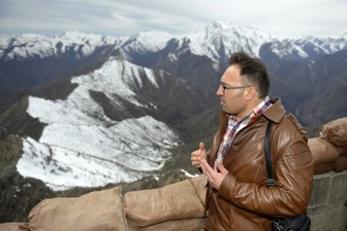 Dağlıca'da ikizinin şehitlik hikayesini dinledi