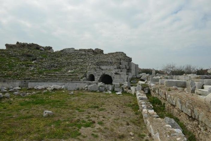 İznik'teki 2 bin yıllık amfi tiyatro restore edilecek