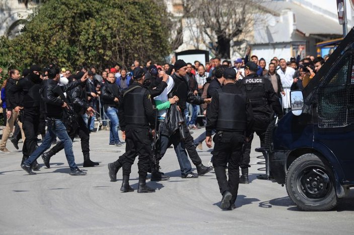 Tunus'ta müzeye silahlı saldırı