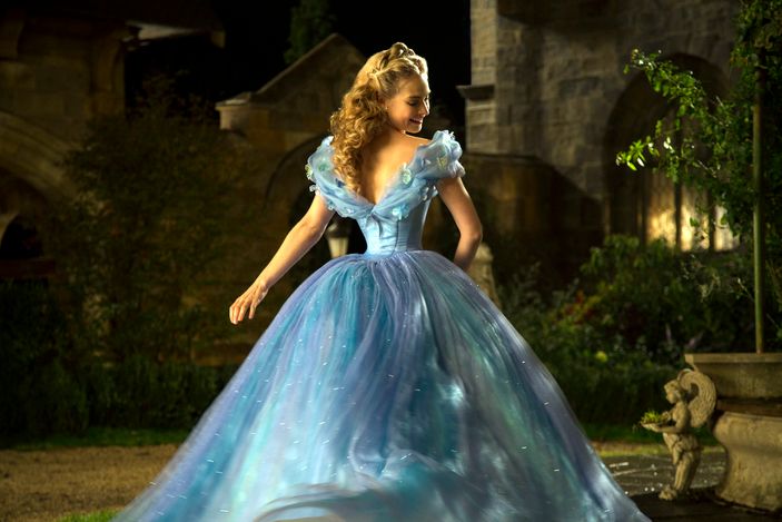 Cinderella filminde ince bel krizi