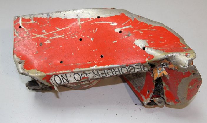 Uçağın karakutusu Paris'te incelemeye alındı