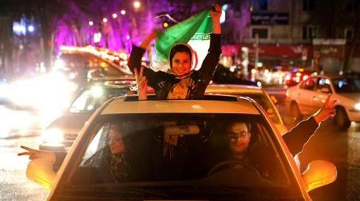 Nükleer müzakerelerde anlaşma sonrası Tahran'da sevinç