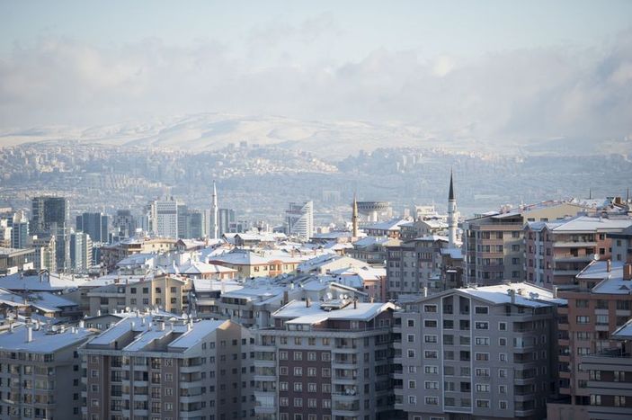 Ankara'ya kar yağdı