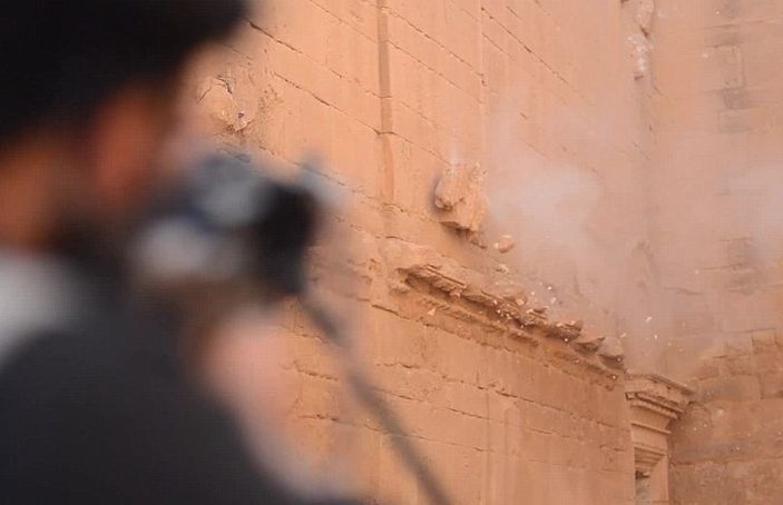 IŞİD Hatra'yı yok etmeye devam ediyor