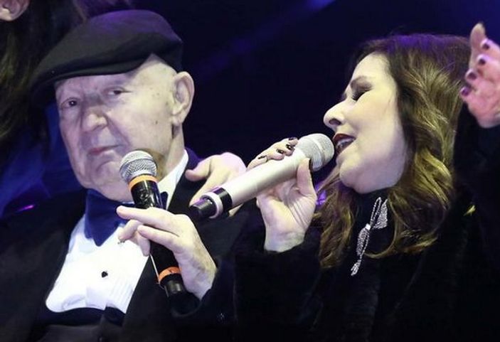 Nilüfer'den Kayahan mesajı