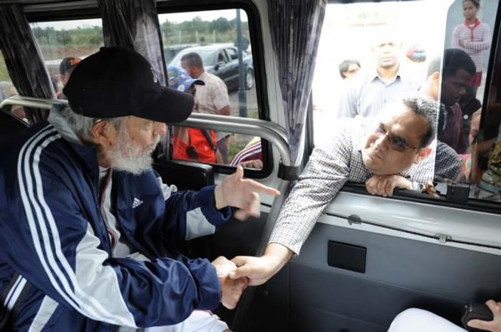 Fidel Castro 14 ay sonra ortaya çıktı