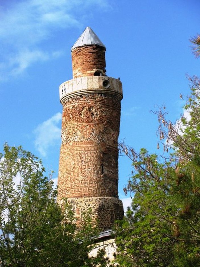 Türkiye'nin Pisa kulesi Elazığ'da