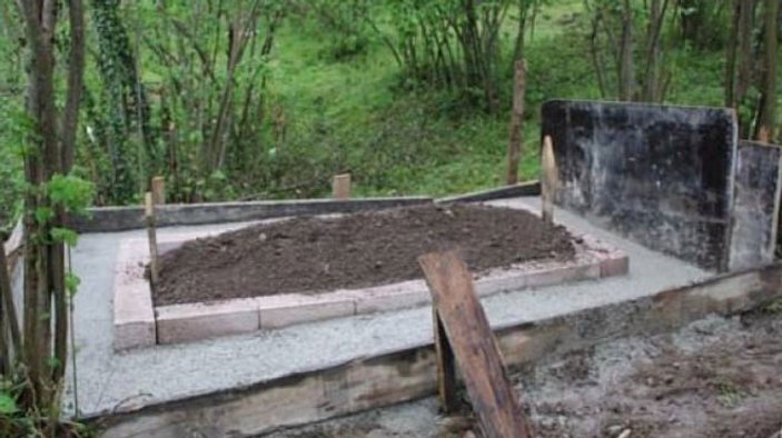 Savcıyı şehit eden teröristin mezarına beton döküldü