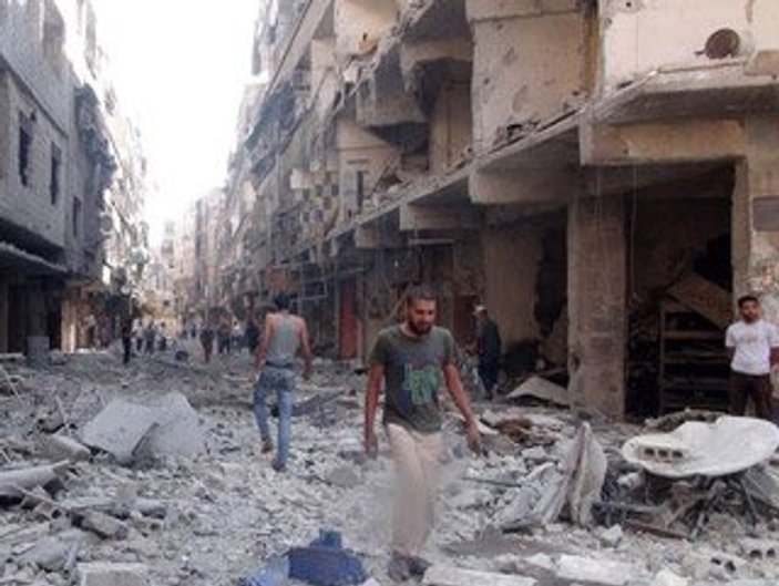 Suriye ordusu Yermuk Mülteci Kampı'nı bombaladı
