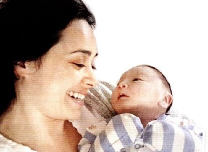 Özgü Namal'ın doktorundan hipnozla doğum açıklaması