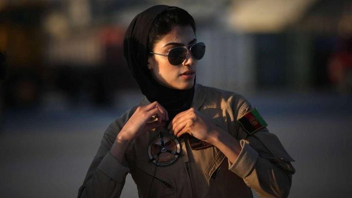 Dünyanın en güzel ve cesur kadın pilotu Nilüfer Rahmani