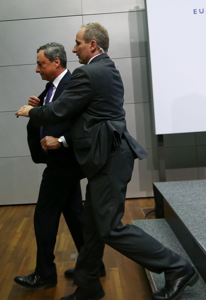 AMB Başkanı Draghi protesto edildi