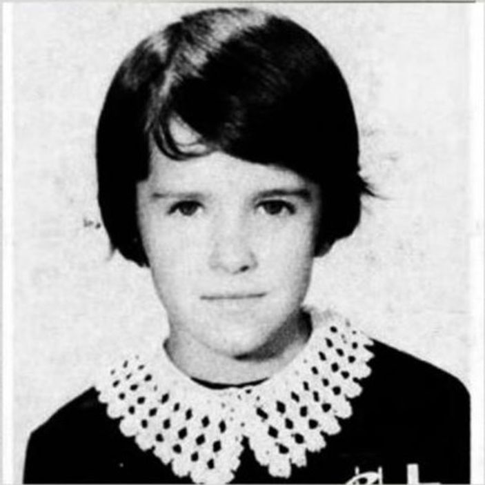 Burcu Esmersoy'un çocukluk fotoğrafı