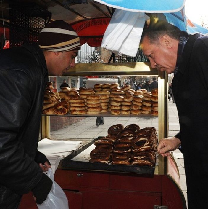 Cumhurbaşkanı Erdoğan'dan simitçiye ziyaret