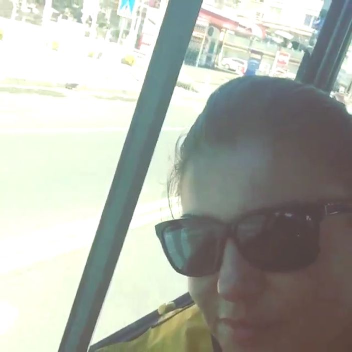 Gülben Ergen minibüse bindi