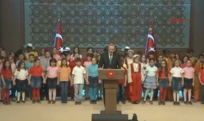 Dünya çocukları Cumhurbaşkanlığı Sarayı'nda