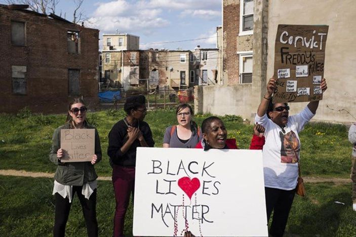 ABD'de Amerikan polisine karşı protesto