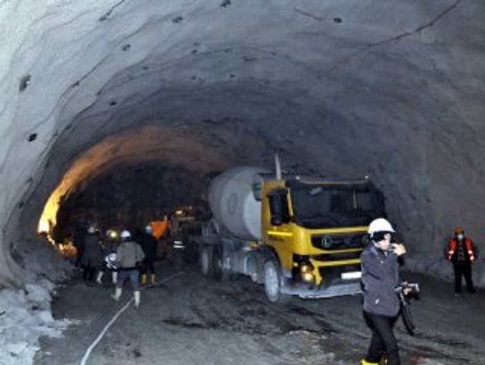 Türkiye'nin ikinci büyük tüneli Antalya'ya yapılacak