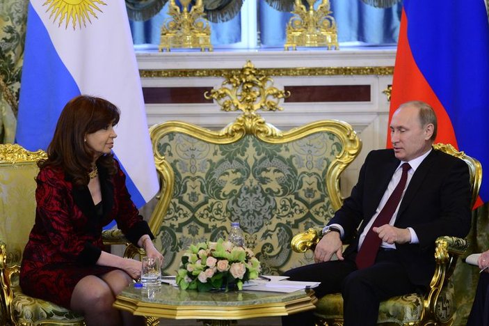 Putin Cristina Fernandez ile buluştu