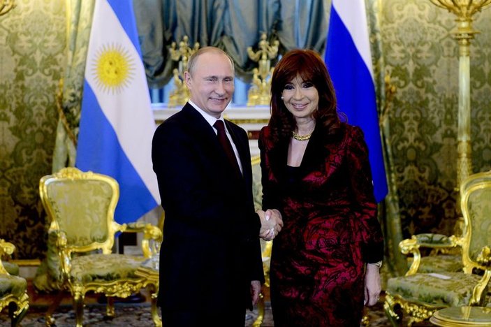 Putin Cristina Fernandez ile buluştu