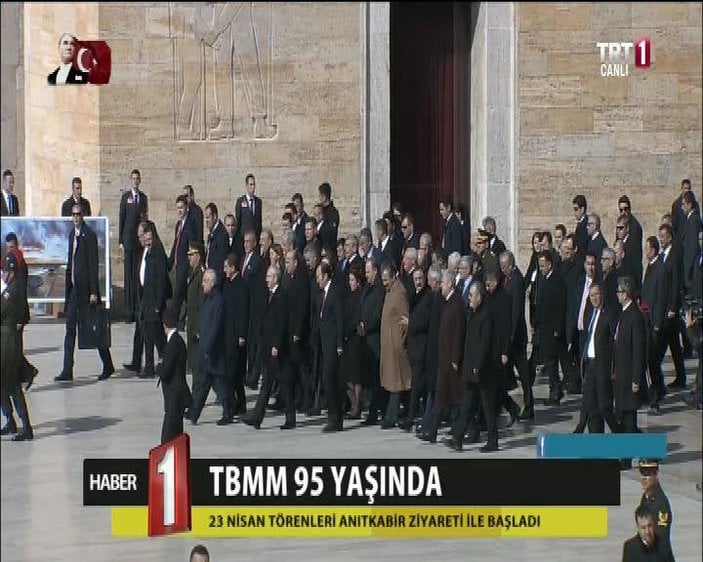 Ankara'daki resmi törenler Anıtkabir ziyareti ile başladı