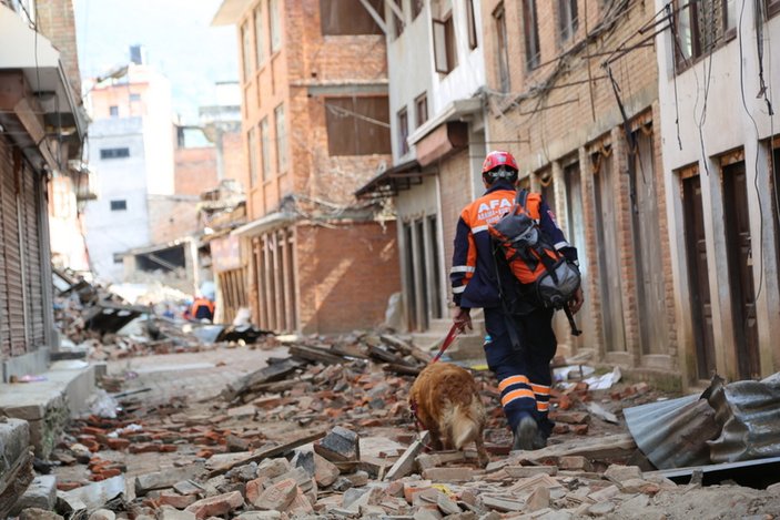 Nepal'de ölü sayısı 4 bin 500'e yükseldi
