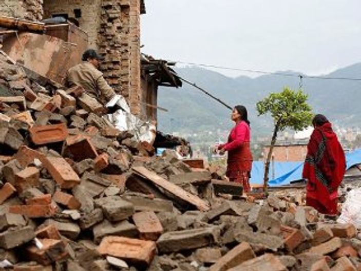 Nepal'deki depremde ölenlerin sayısı 5 bine yükseldi