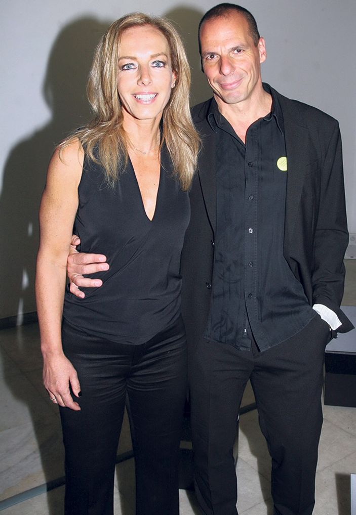 Yunan Bakan Varufakis'e Atina'da saldırı