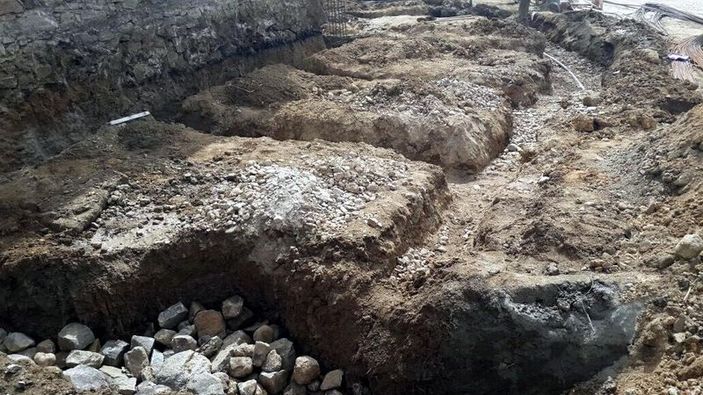 Çanakkale'de temel kazısından tarihi kuyu çıktı