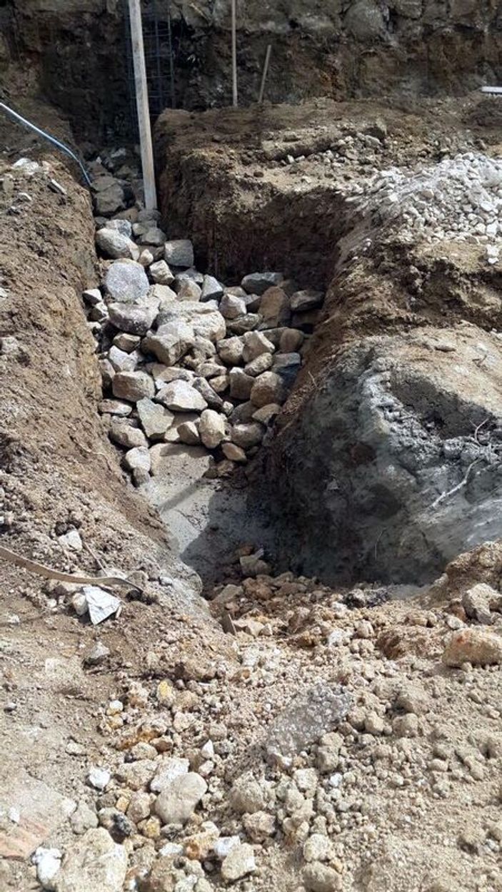 Çanakkale'de temel kazısından tarihi kuyu çıktı
