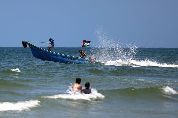 Gazzeli çocukların deniz keyfi