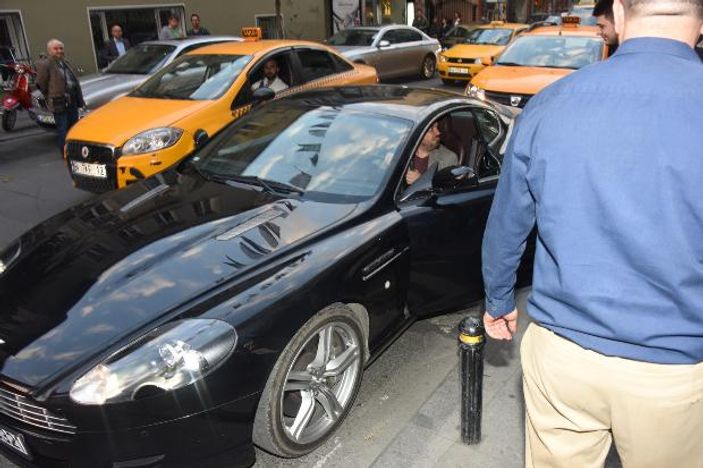 Kenan Doğulu'dan otomobil şov