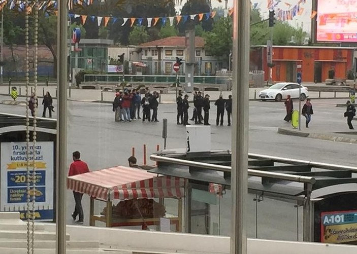 Mecidiyeköy'de işe gidenler E-5'ten yürüdü