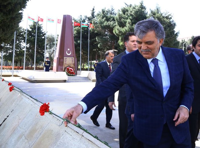 Abdullah Gül'den Haydar Aliyev'in mezarına ziyaret