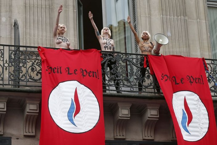 Fransa'daki 1 Mayıs kutlamasında FEMEN eylemi
