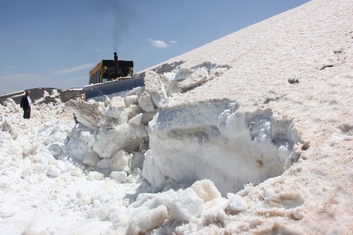 Bingöl’de kar kalınlığı 5 metreye ulaştı