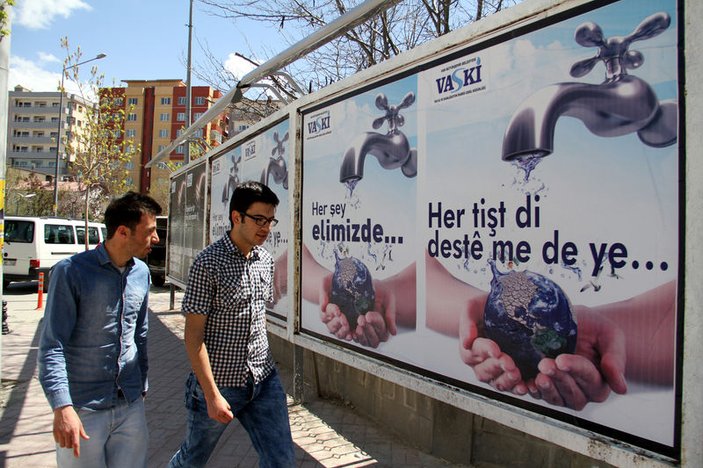 Kanlı musluk billboard reklamları mahkeme kararıyla kaldırıldı
