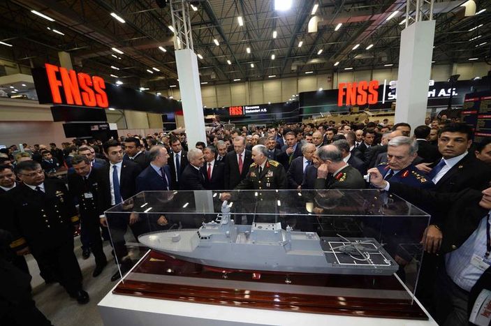 Erdoğan IDEF Uluslararası Savunma Sanayii Fuarı'nı gezdi