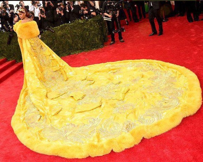 Yürüyen omlet Rihanna