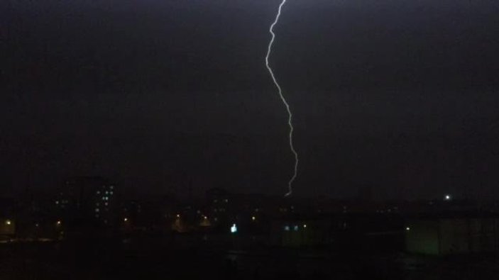 İstanbul'da fırtına başladı