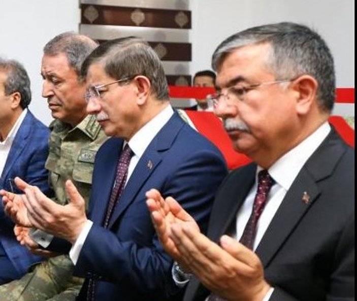 Başbakan Davutoğlu Süleyman Şah'a gitti