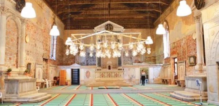 Venedik’in ilk camisi bir süre açık olacak