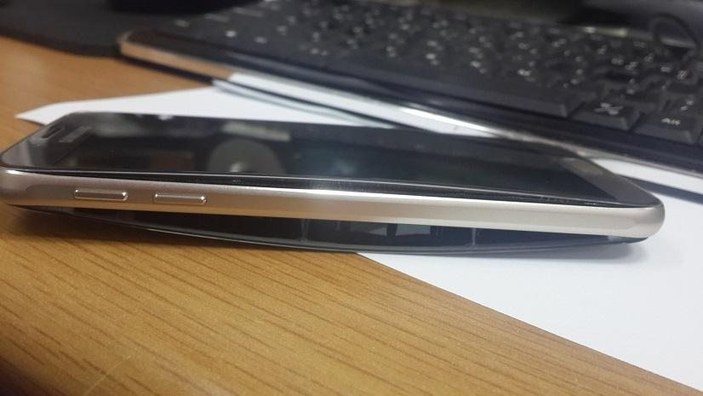 Samsung Galaxy S6'nın bataryası şişti