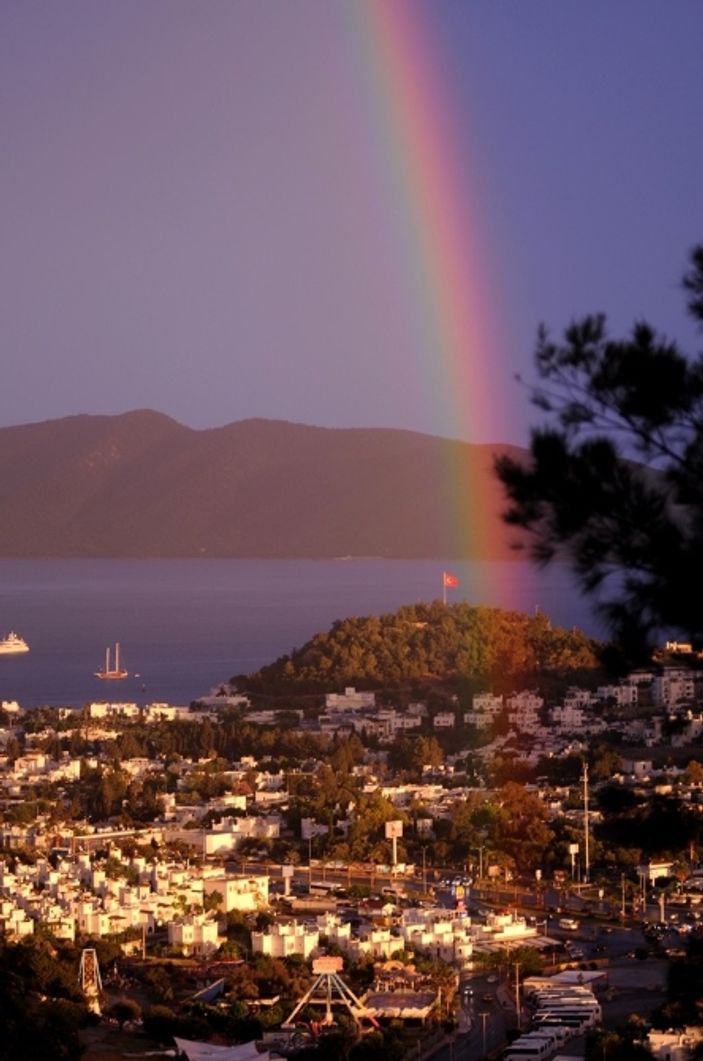 Bodrum’da gökkuşağı şöleni