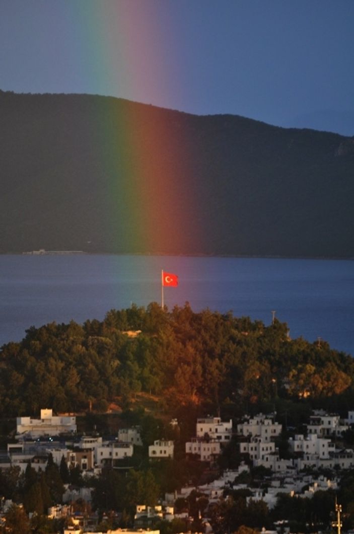 Bodrum’da gökkuşağı şöleni