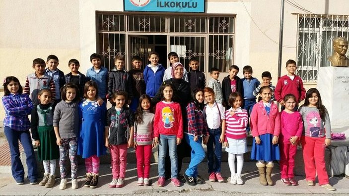 Türkiye'nin ilk başörtülü milli eğitim müdürü atandı