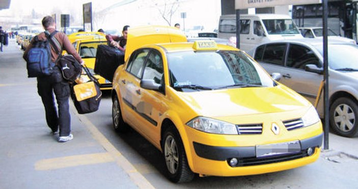 İstanbul'da turistlerin taksici sorunu büyüyor