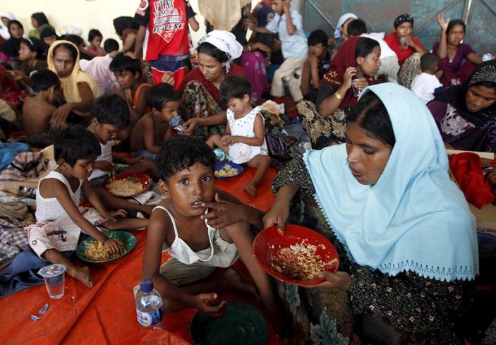 Endonezya 582 Rohingyalı göçmeni kabul etti